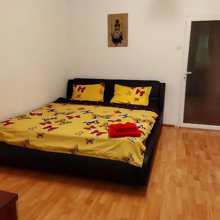 Apartament Metroufavoritgarsoniera *