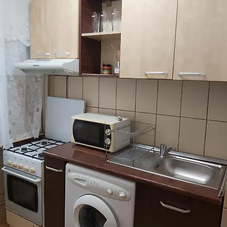 Metroufavoritgarsoniera Διαμέρισμα